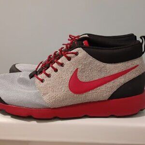 Nike RosheRun Trail - Red/Off White-Light Grey/Black - Size 14
